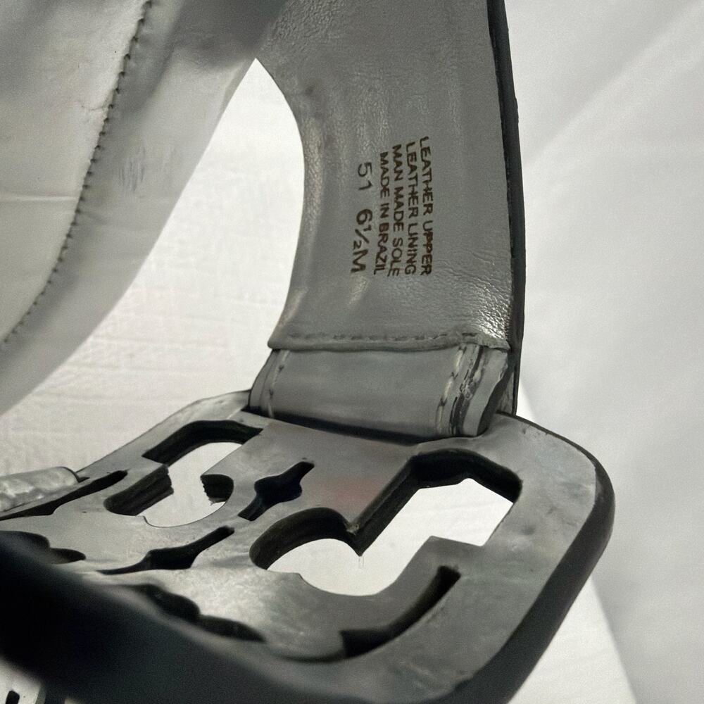 Tory Burch Miller Sandals Womens Size 6.5 Silver Metallic Leather Flat - Picture 10 of 13